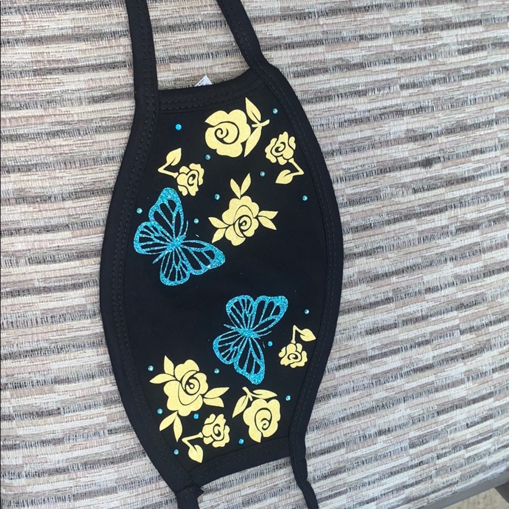 Flowers and Mariposas Face Mask